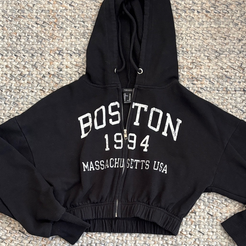Forever 21 Black Cropped Boston Graphic Hoodie